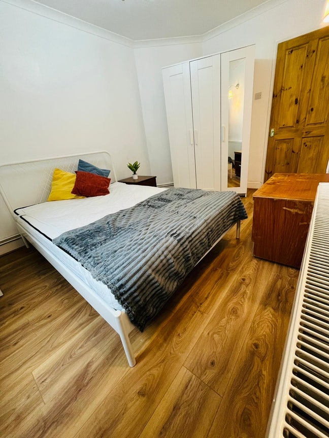 3 Lovely Double Rooms 🤩 Old Street 🤩  Main Photo