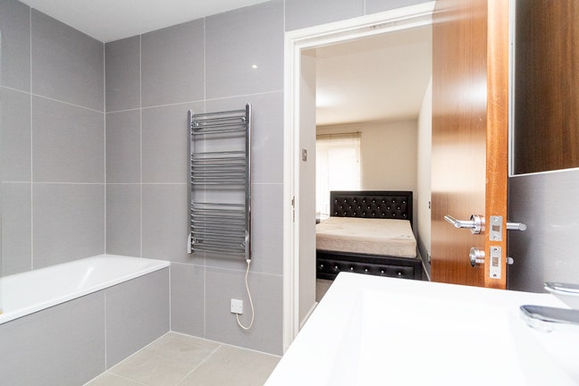 Luxury 2 Bedroom 2 Bathroom Flat with Parking Main Photo