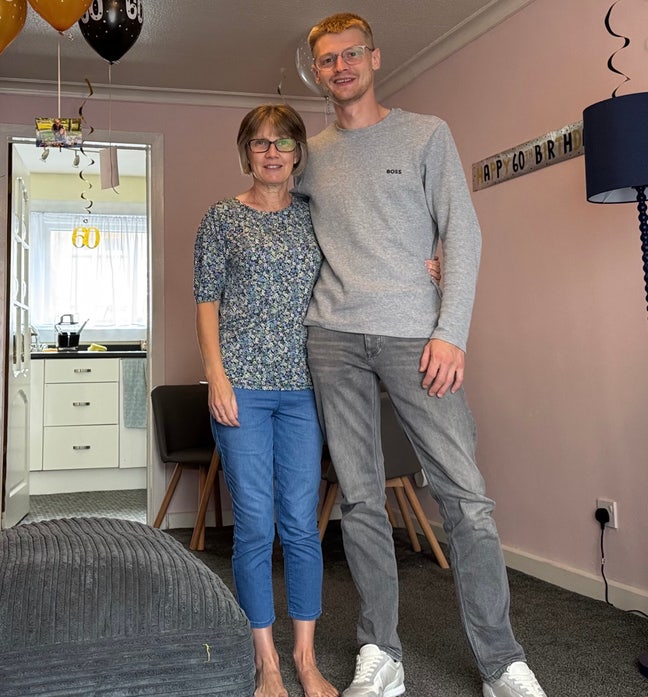 Looking for a room Main Photo