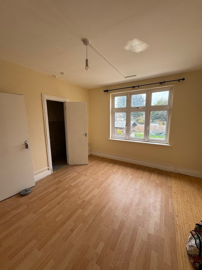Ensuite room in Tolworth  Main Photo