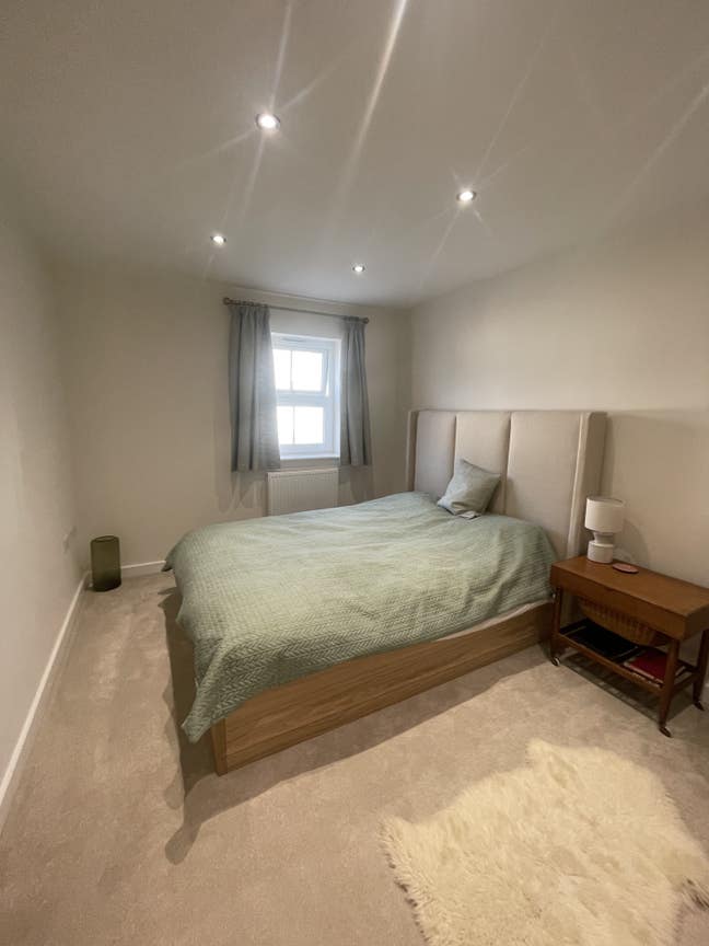 Two rooms available in modern quiet home Main Photo