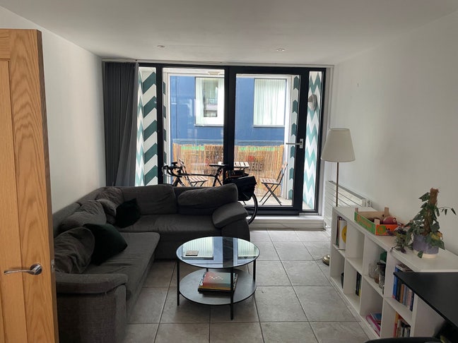 Room in our friendly Old Street home 😊 Main Photo