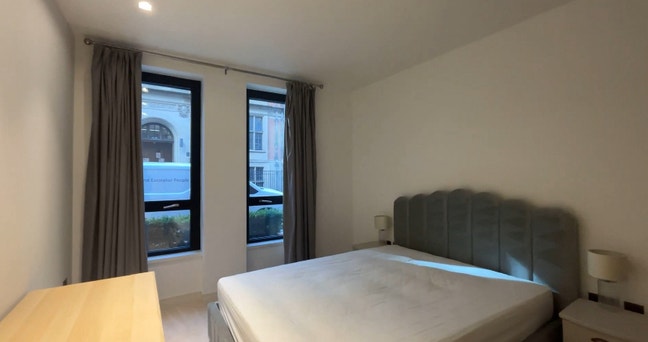 Double room available in Holborn flat Main Photo