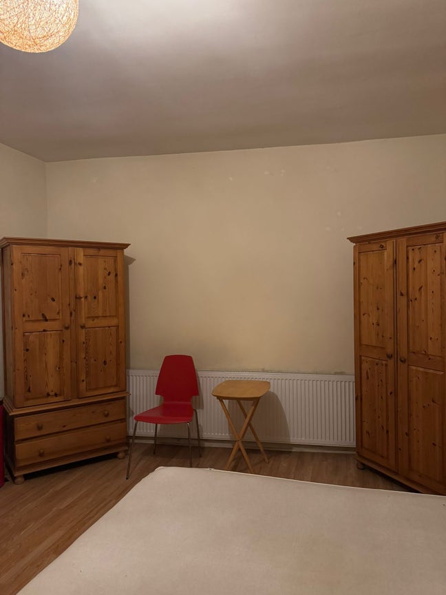 Lovely spacious double room in shared flat Main Photo