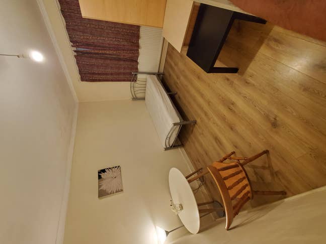  Girls house spacious sunny double room  Main Photo