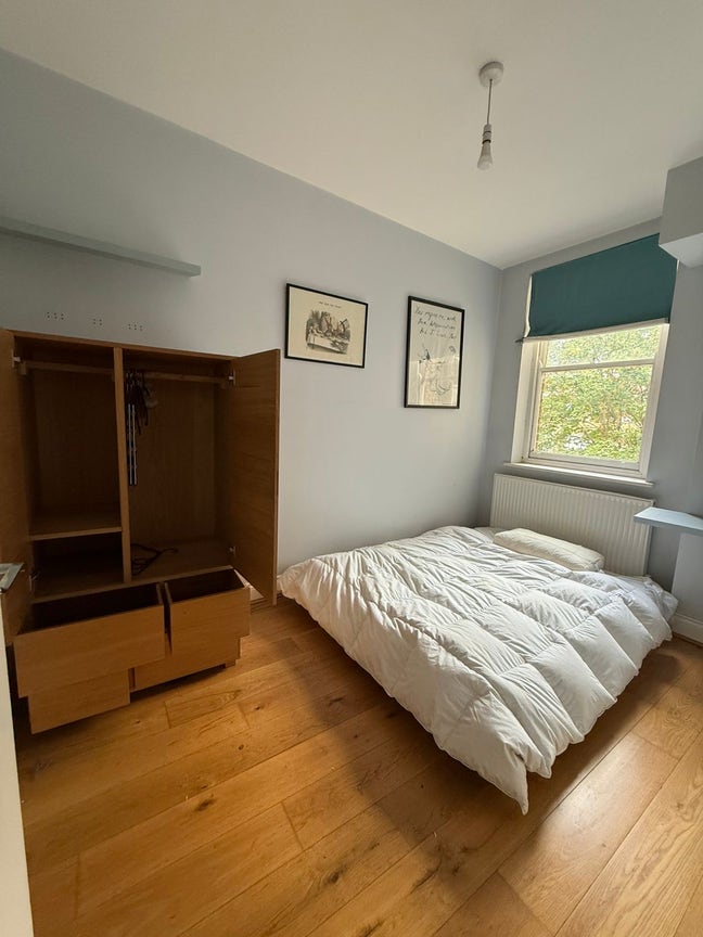 Large Flat Central Brixton - Ideal for Couples Main Photo