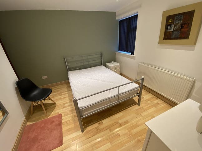 Spacious House off Narborough Road - inc. Bills Main Photo