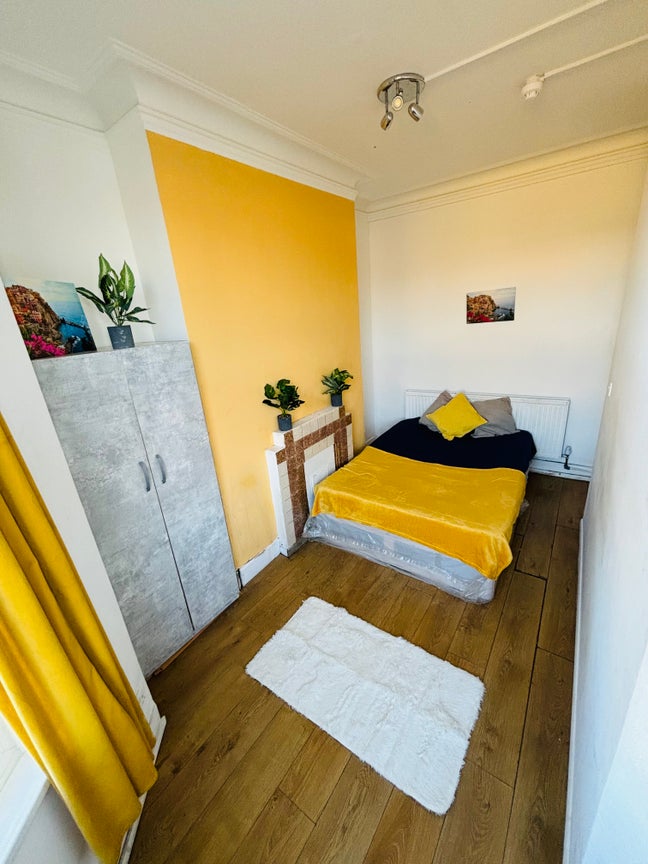 Short-Term stay in Queens Park - All Bills Inc Main Photo