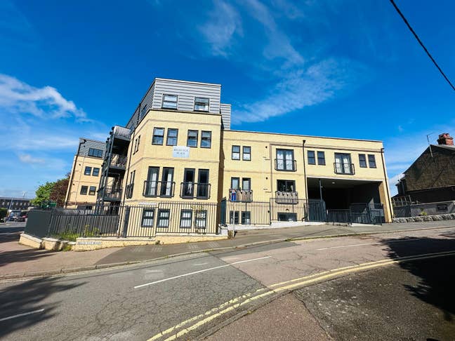 Newly Built Furnished 2 Bed Flat in Sudbury CO10 Main Photo