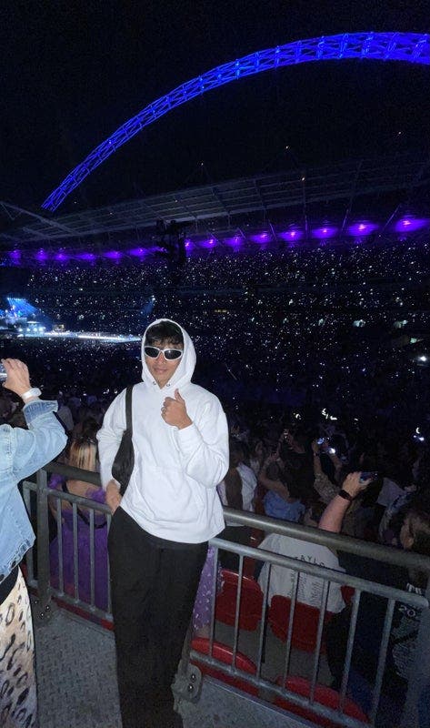 Professional Male seeks a single or double room Main Photo