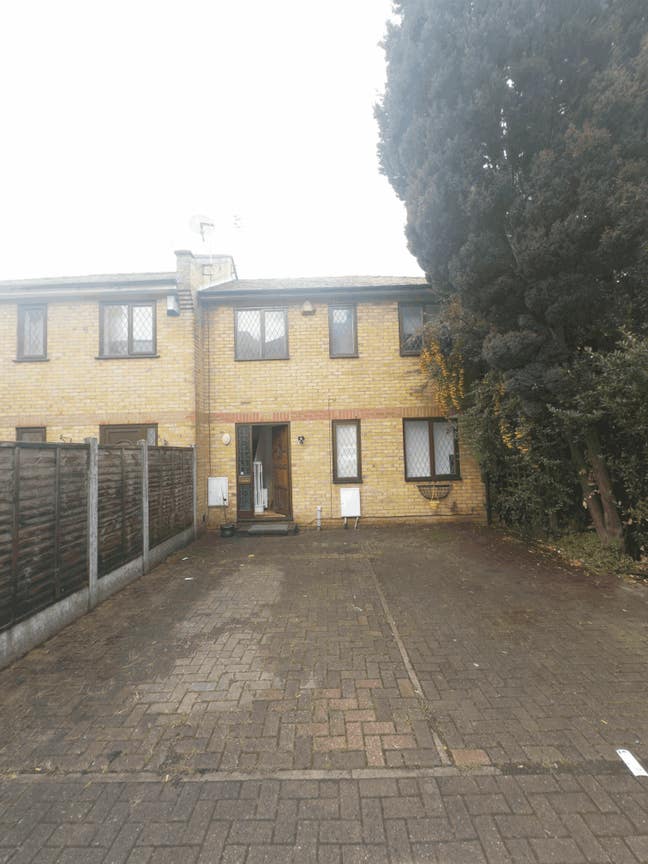 Room Available for Qmul Student - 5 Minute Walk Main Photo