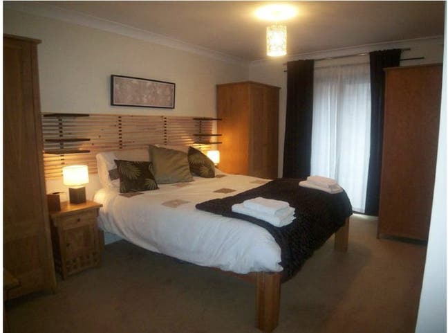 Spacious 1-Bed Flat,  Garden, Peaceful Lockside Main Photo