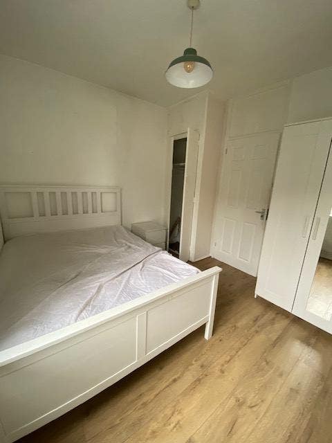 Double Room 12 min walk to Vauxhall or Oval  £799  Main Photo