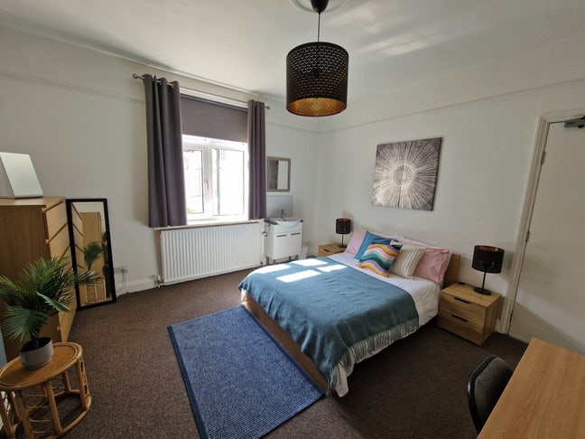 Lovely Large Double Sunny Room for One Adult Main Photo