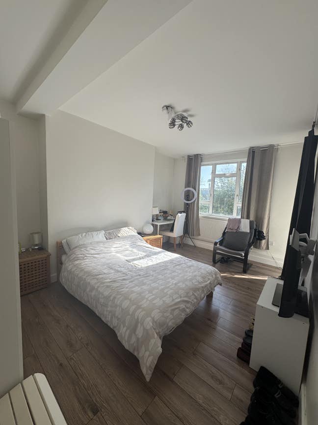 Double Room in Battersea!  Main Photo