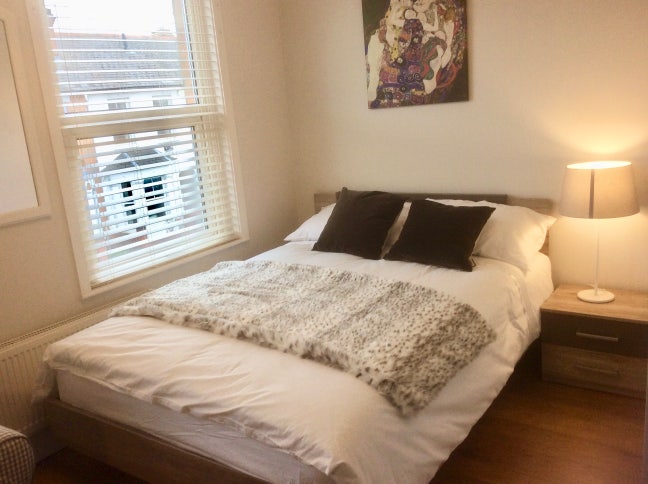 Modern Clean Double Rooms Minutes from Station Main Photo