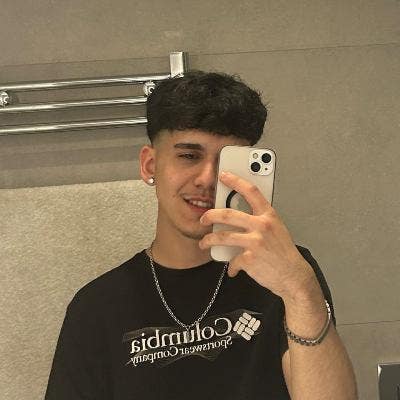 Professional Male seeks a single or double room Main Photo