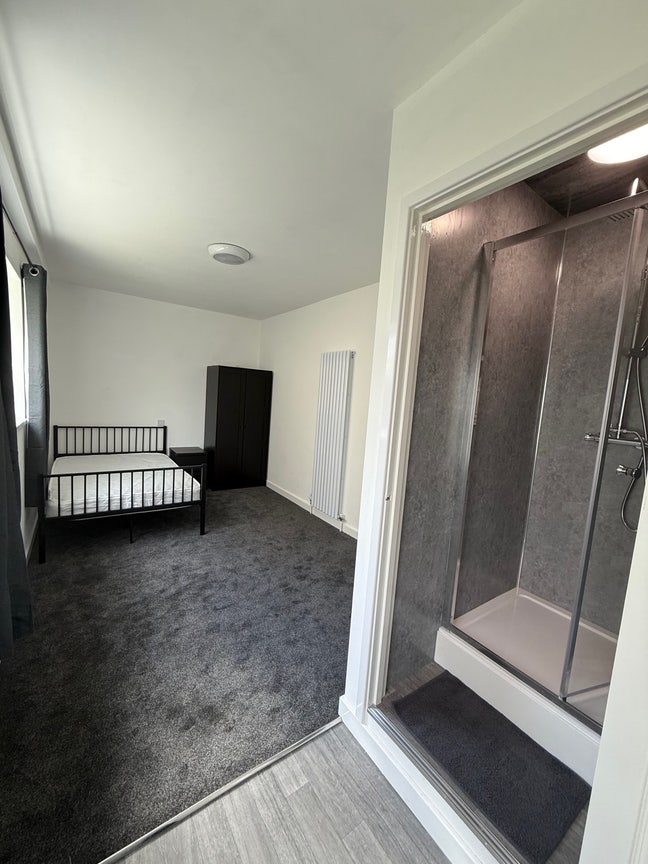 Ensuite rooms in newly renovated detached house Main Photo