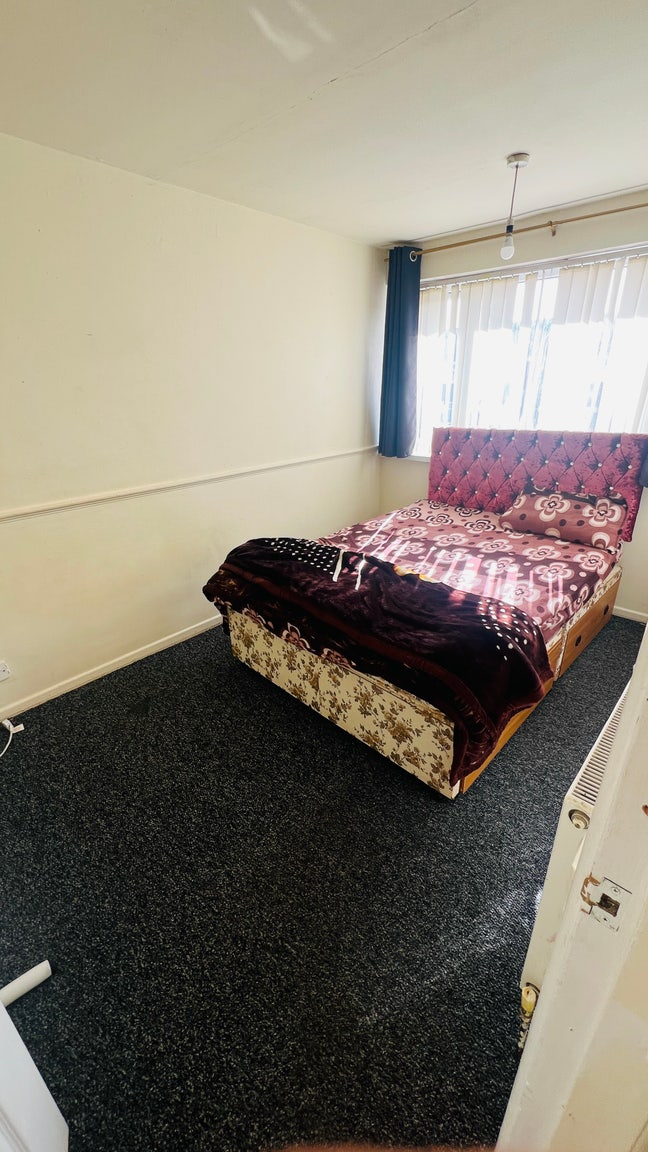 Two double bedroom and one single room available  Main Photo