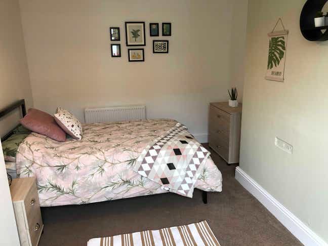 Modern Double Room in Quiet Location  Main Photo