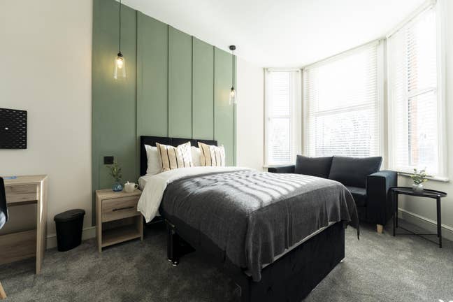 😍Luxury En-Suite Studio Available In Stretford😍 Main Photo