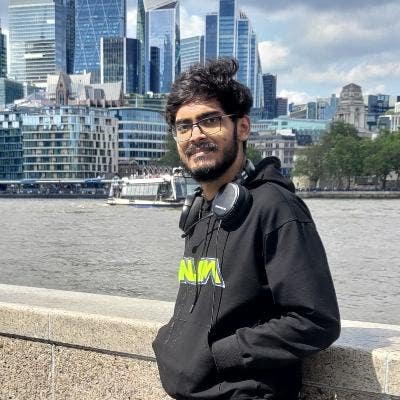 Hi I'm a student and I'm looking for a room u... Main Photo