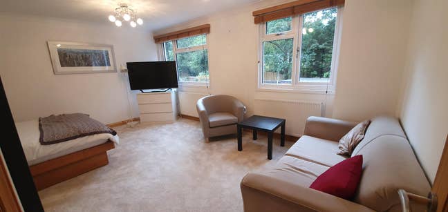 2 x Couples Spacious Double Room Available NOW Main Photo
