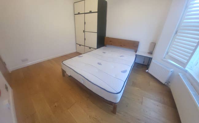 Two double bedroom in excellent location Main Photo