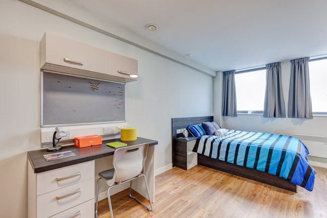 Large Double Bed Studio | Sheffield City Centre Main Photo