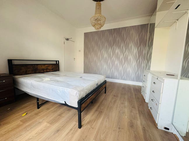🚇 5 Mins to Newham Hospital / £1027 All Bills Inc Main Photo