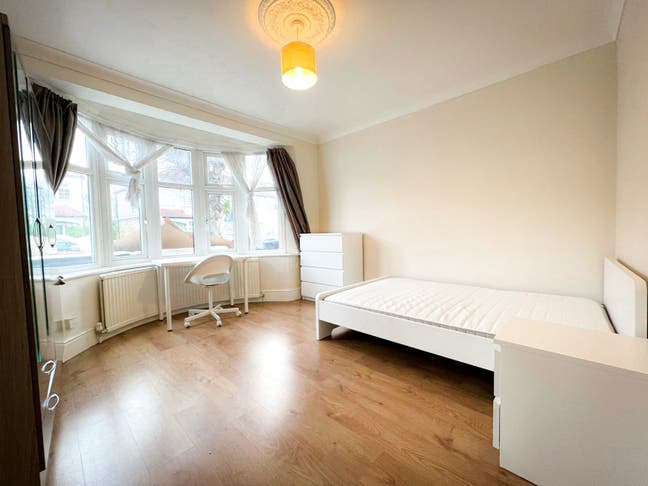 Stunning Double Room in Mitcham Main Photo