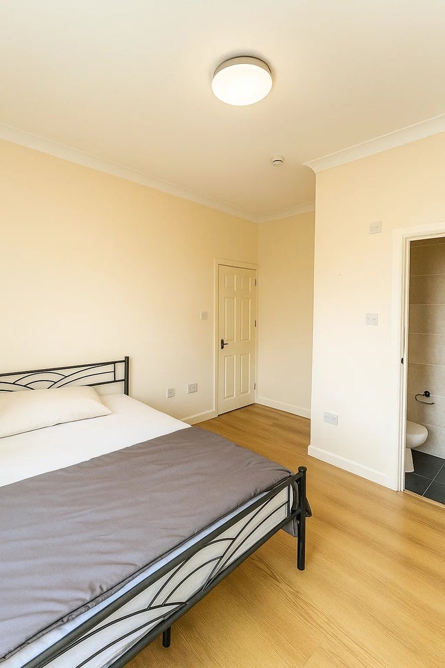 Beautifully decorated spacious en-suite rooms Main Photo