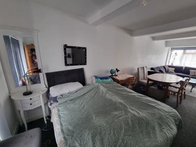 Generous SemiStudio Apartment Inclusive Bills_RM12 Main Photo