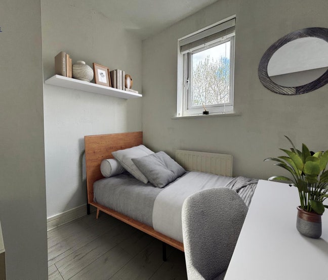 Stylish Double Bedrooms in Hollinwood  Main Photo