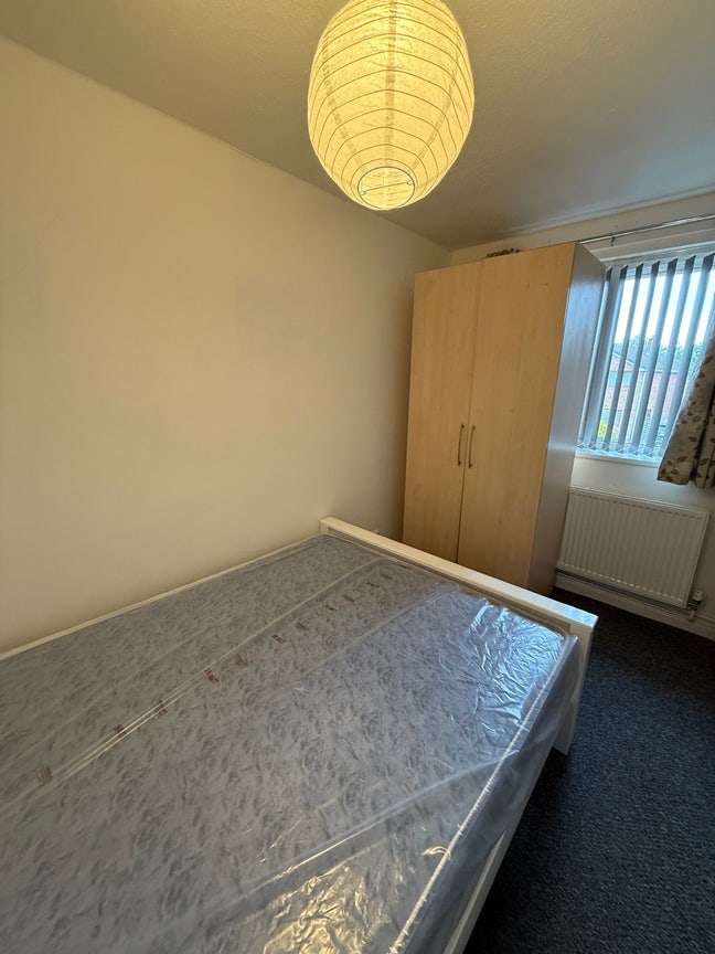 Room available in Lenton  Main Photo