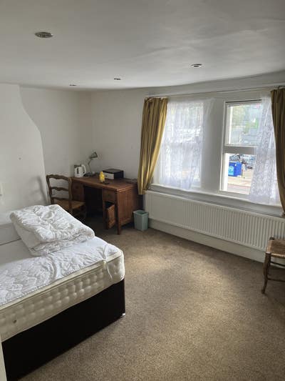 Double Room - Lewisham High Street - Bills Inc. Main Photo
