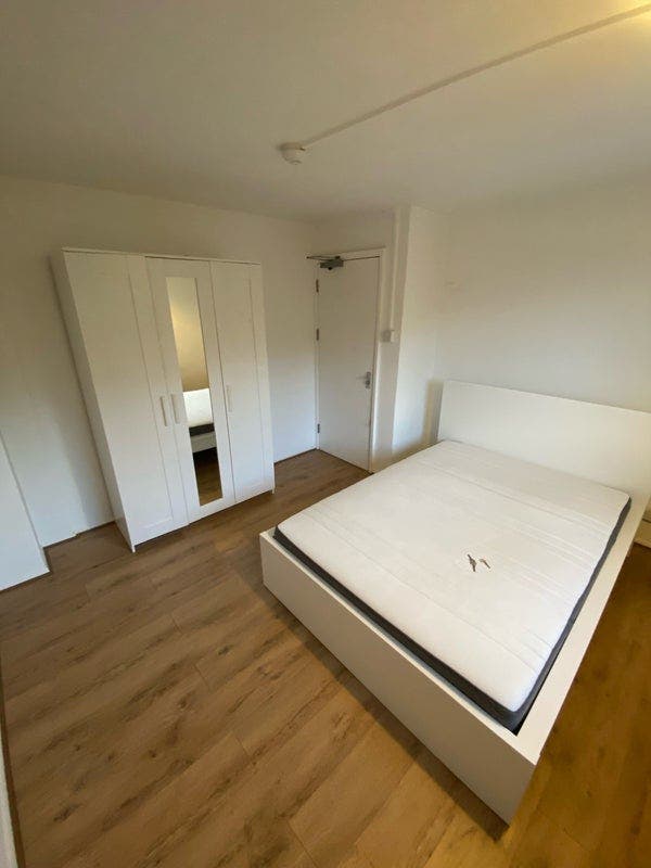 Big double room in Bermondsey! (25Southwell) Main Photo