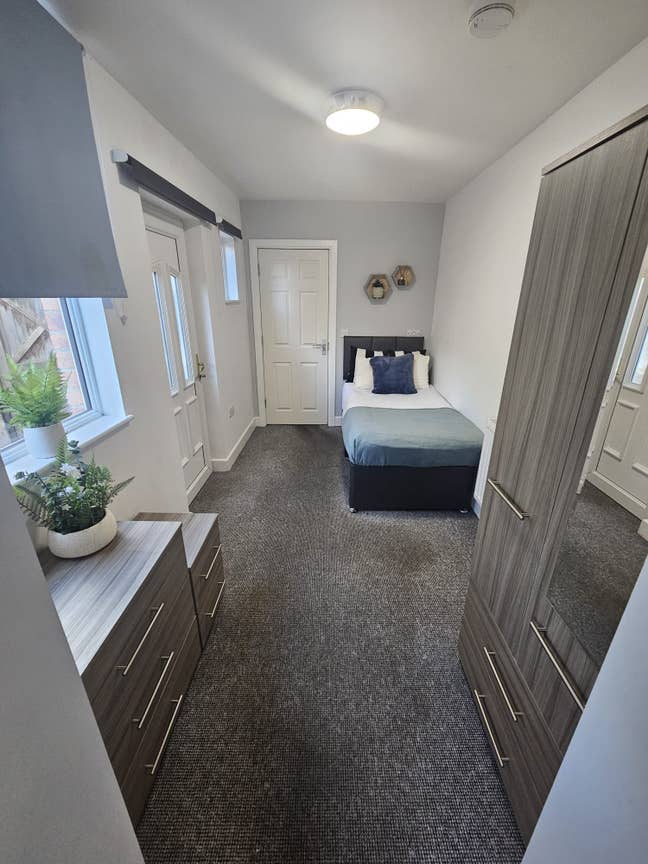 Furnished Rooms Opposite Hospital – Bills Incl. Main Photo