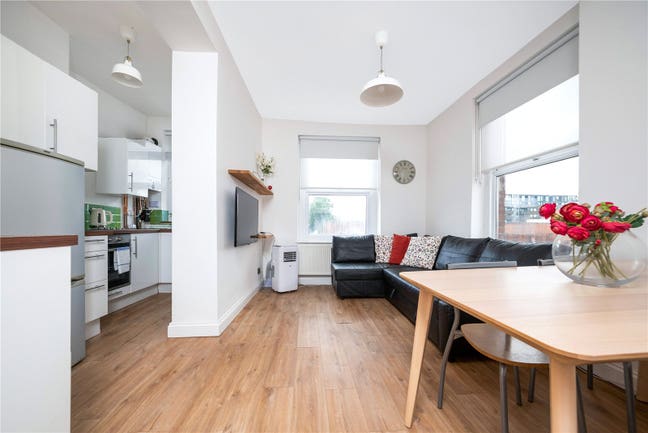 2 Bedrooms | Elephant & Castle | Furnished  Main Photo
