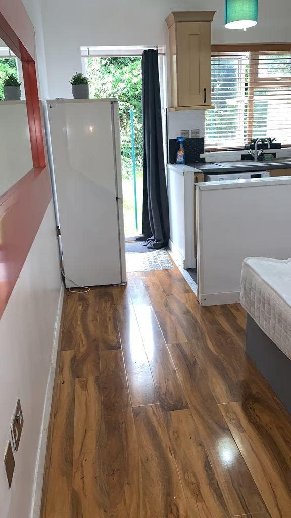 Spacious Studio available to rent in Dagenham, RM8 Main Photo