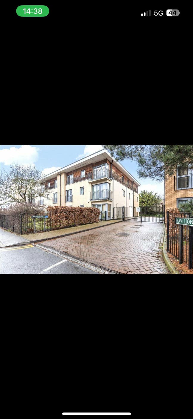 Ensuite double room to rent in central Windsor Main Photo