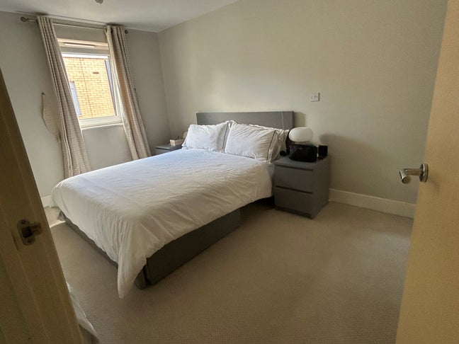 Ensuite double room to rent in central Windsor Main Photo