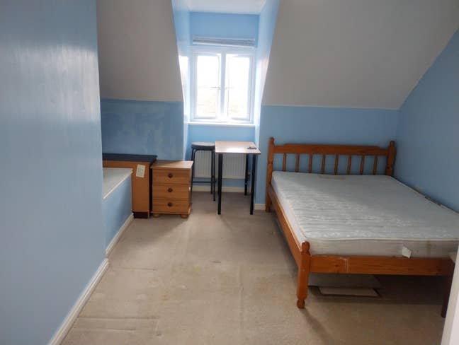 Large Ensuite Double Room - Great Location Main Photo