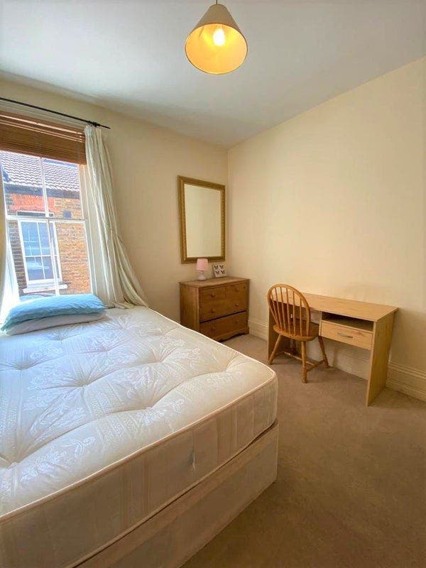 4 Bedroom flat available NOW!!! Main Photo