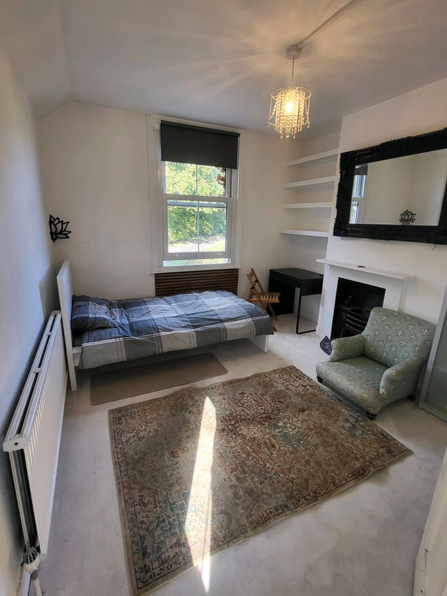 Recently decorated room in cottage  Main Photo