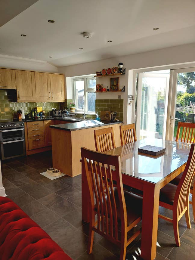 Double Room to Rent in Friendly Home Main Photo