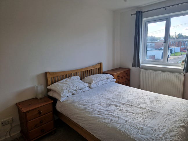Room to rent Main Photo