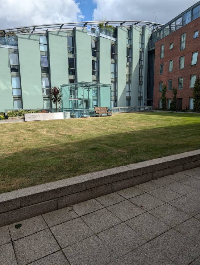 Furnished or Unfurnished 🌳24/7 Concierge 🌳Garden Main Photo