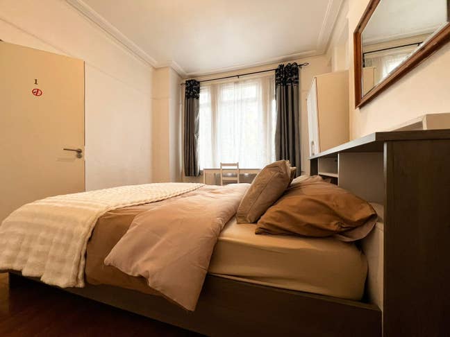  5 Bedrooms in Turnpike Lane  Main Photo