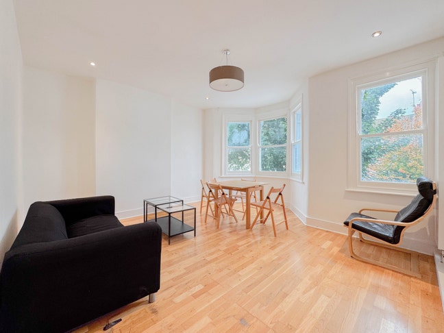 A spacious and beautiful 2 bedroom flat in N8 Main Photo